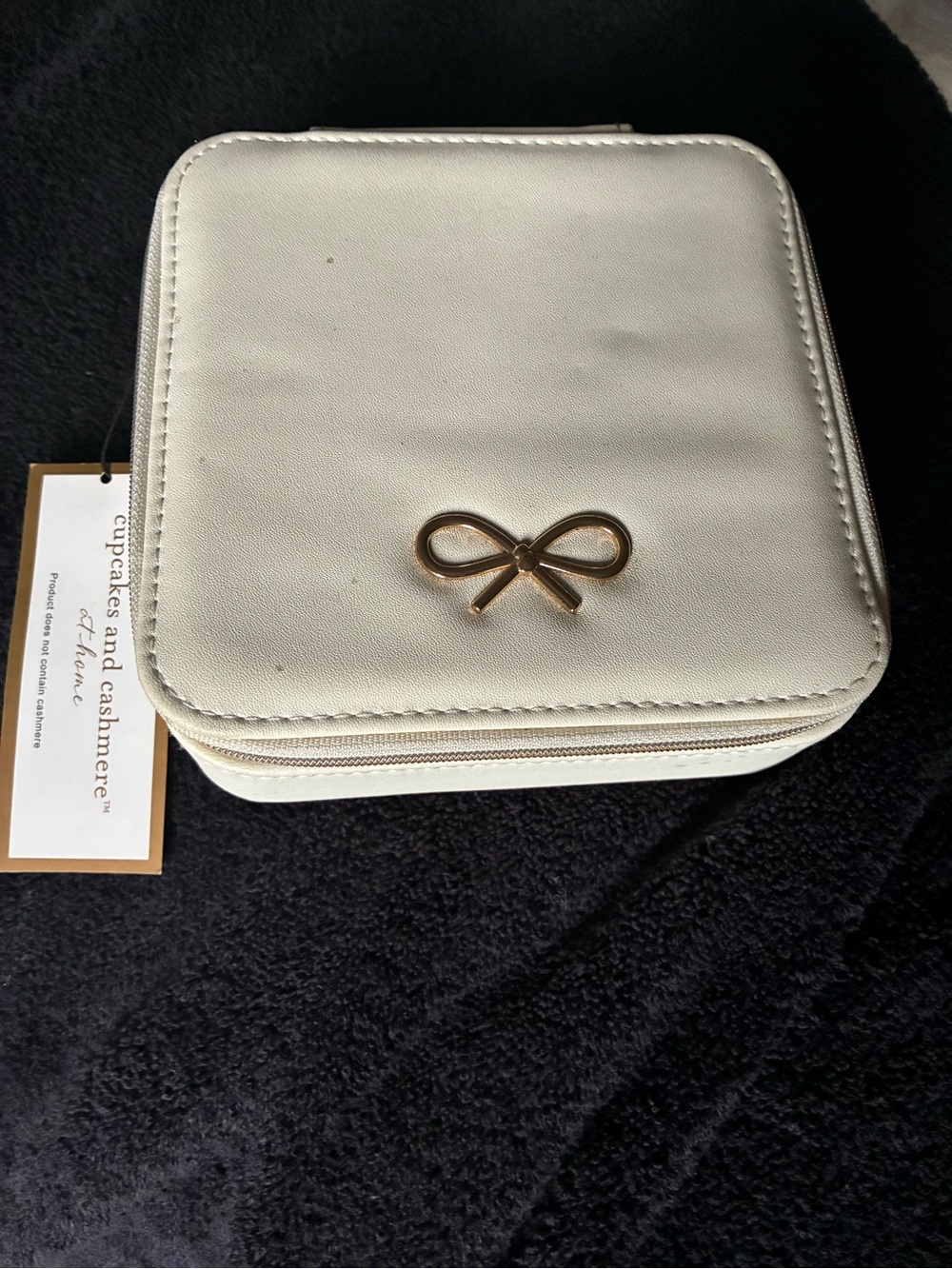 cupcakes & cashmere cream jewelry travel case with gold bow accent